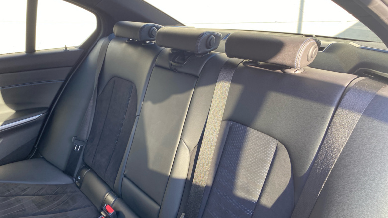 BMW 3 Series 330e xDrive M Sport 4dr Step Auto Saloon